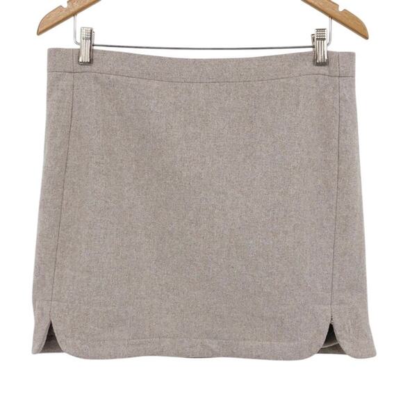 J. Crew Women's Shirttail Mini Skirt Sz 10 Beige Wool Blend Straight Lined B0358 - Picture 1 of 8
